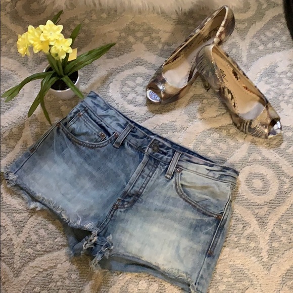 Free People Pants - ⚡️FLASH SALE!!⚡️ Free people denim shorts size 26
